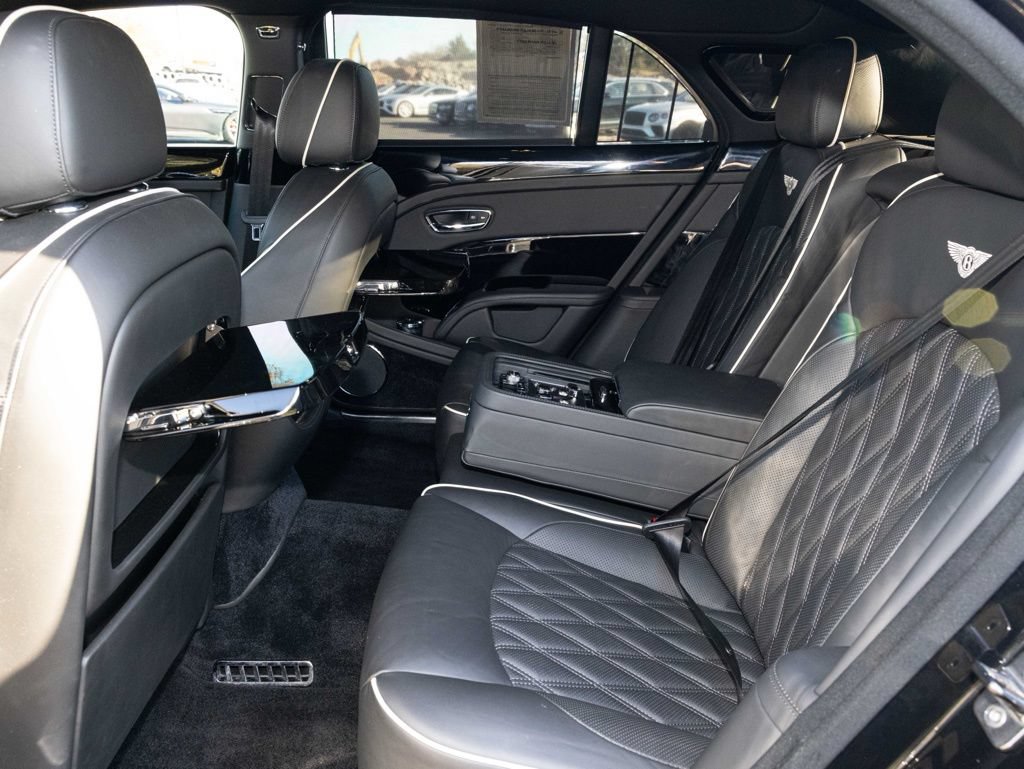 Used 2020 Bentley Mulsanne RWD image 52