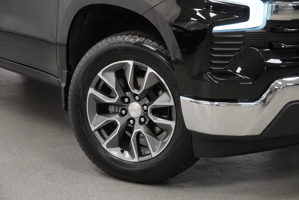 Used 2023 Chevrolet Silverado 1500 LT AWD/4WD image 10
