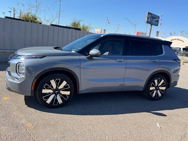 Used 2026 Mitsubishi Outlander SEL FWD image 3