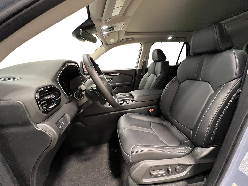New 2025 Honda Pilot Touring image 15