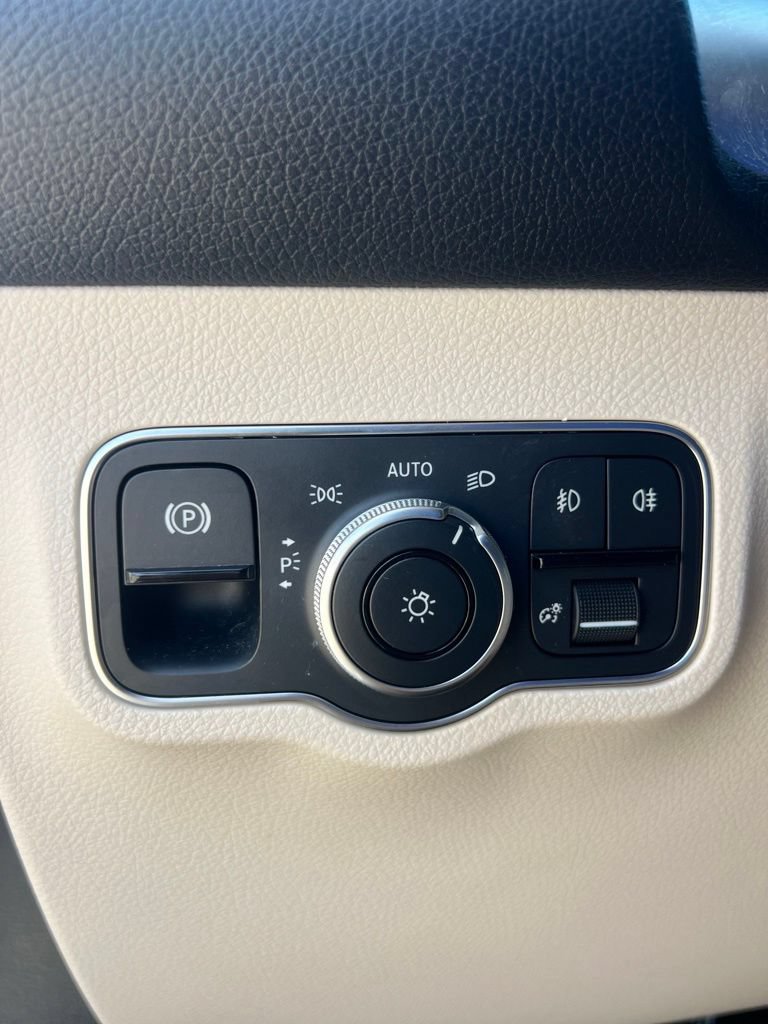Used 2021 Mercedes-Benz GLB 250 image 19