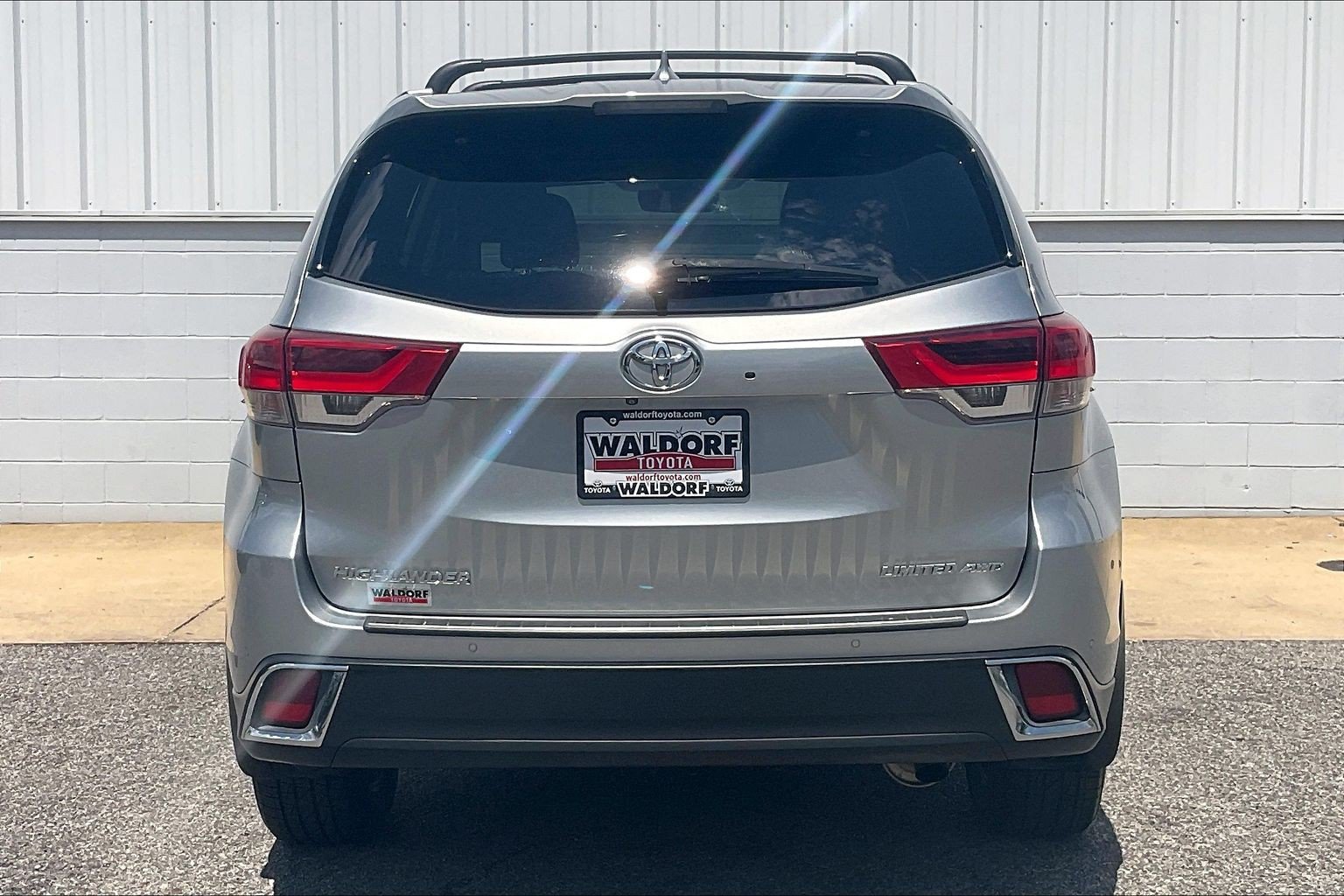 Used 2018 Toyota Highlander Limited AWD/4WD image 5