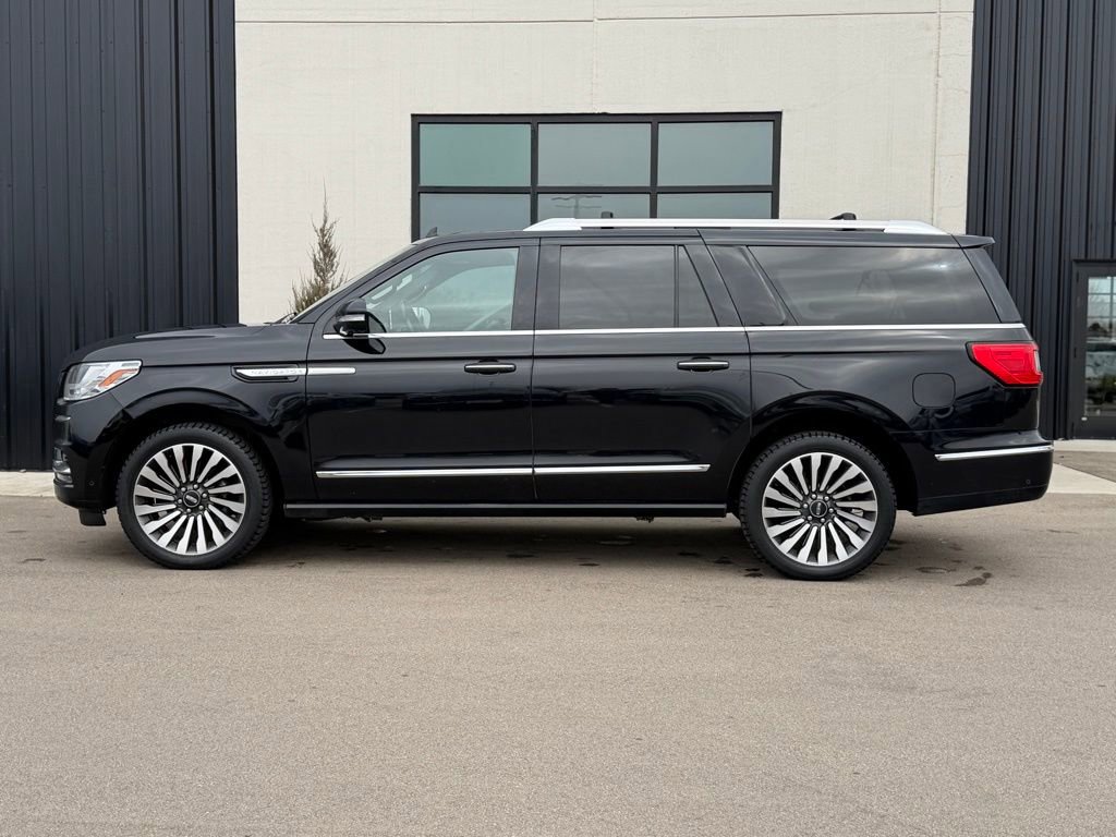 Used 2021 Lincoln Navigator L Reserve image 2