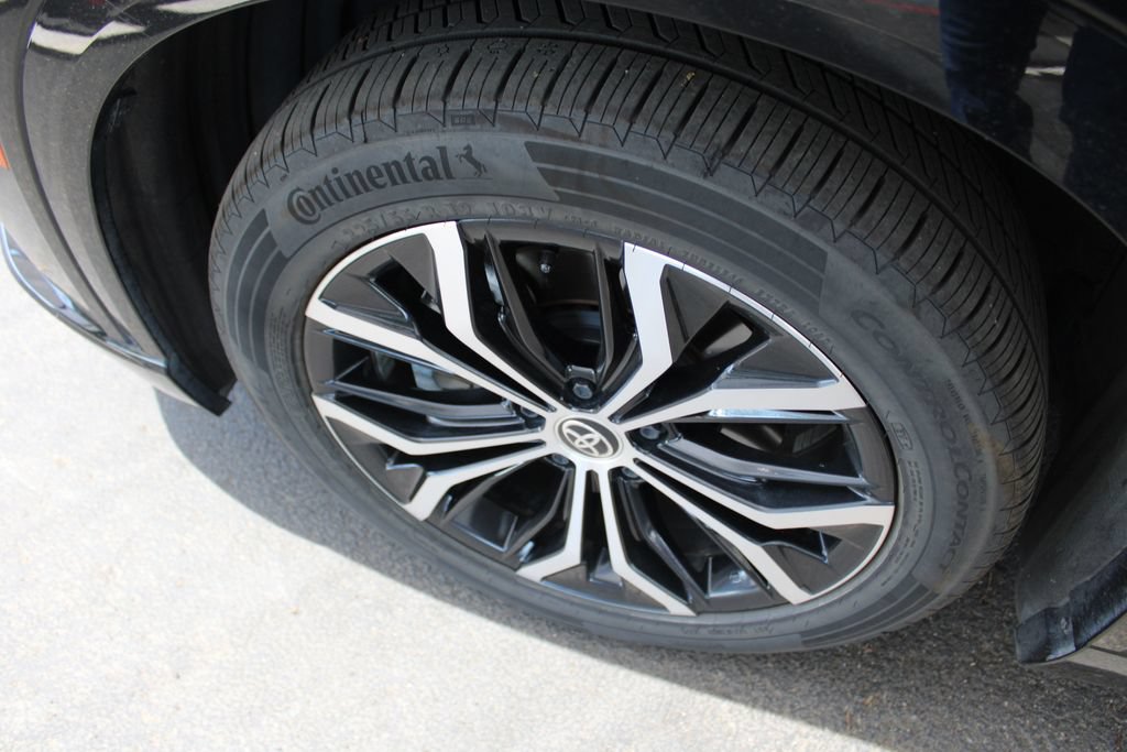 Certified 2025 Toyota Crown Signia AWD/4WD image 67