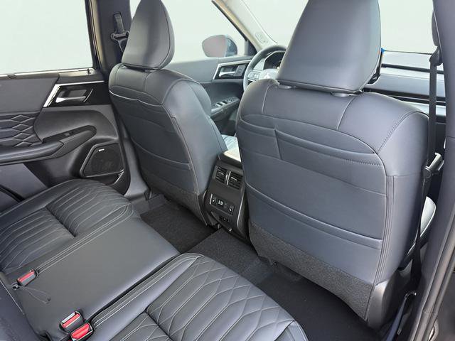 New 2026 Mitsubishi Outlander SEL FWD image 28