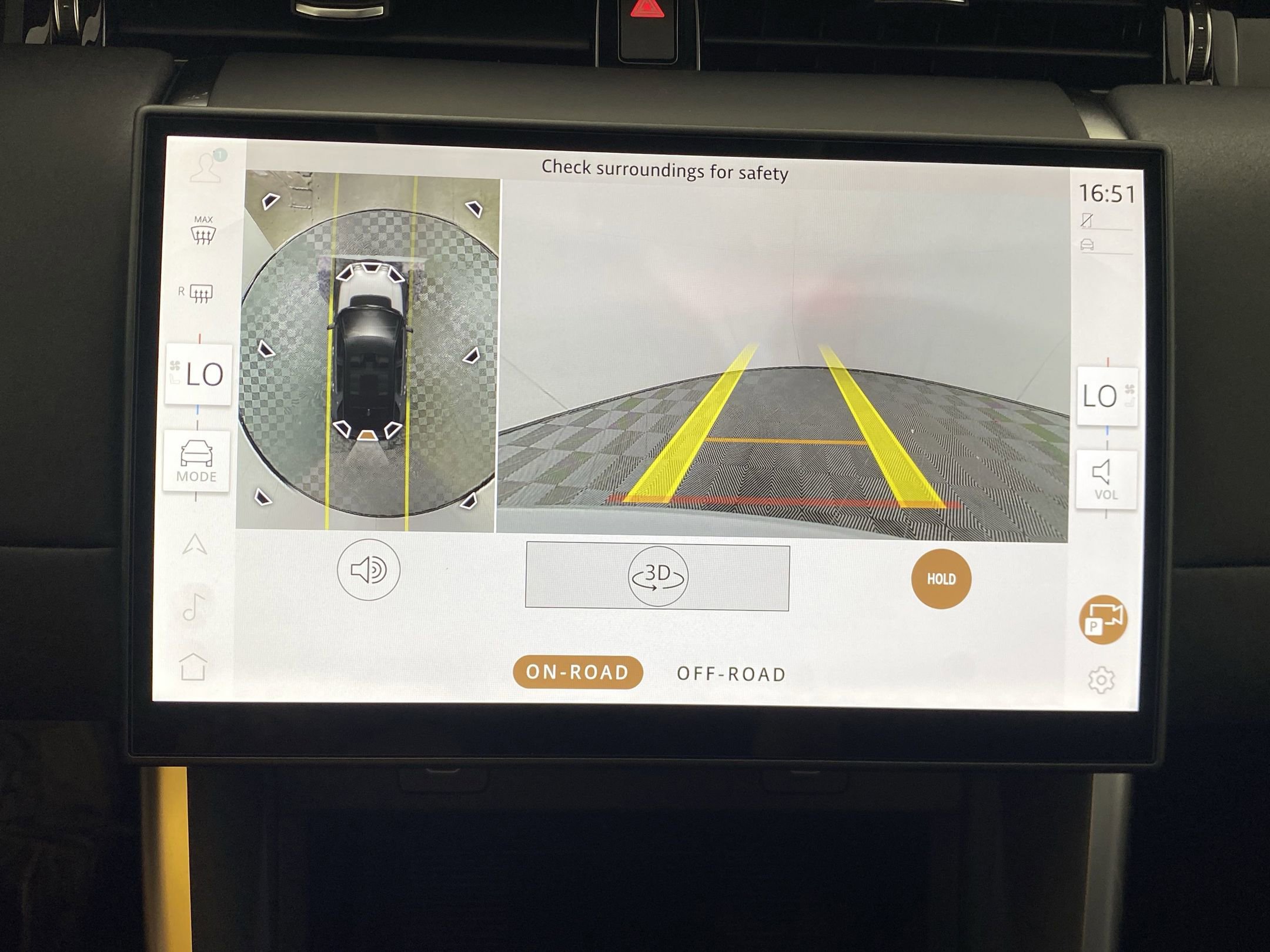 Certified 2025 Land Rover Discovery Sport S image 23