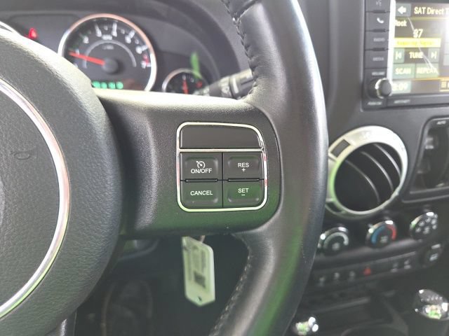 Used 2015 Jeep Wrangler Unlimited Sahara w/ Connectivity Group AWD/4WD image 10