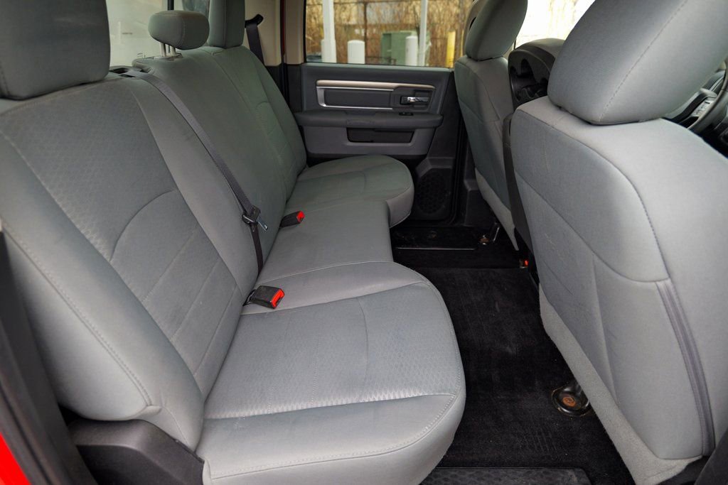 Used 2015 RAM 2500 SLT image 28