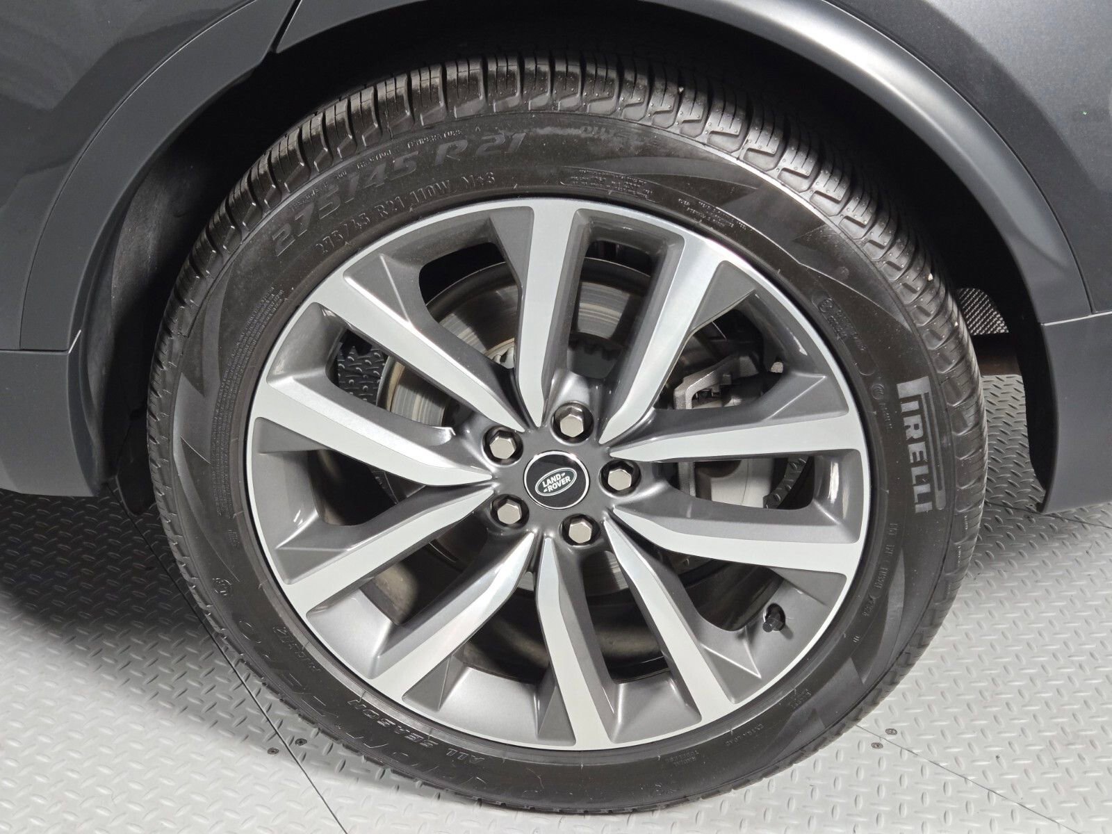 Used 2025 Land Rover Discovery S AWD/4WD image 10