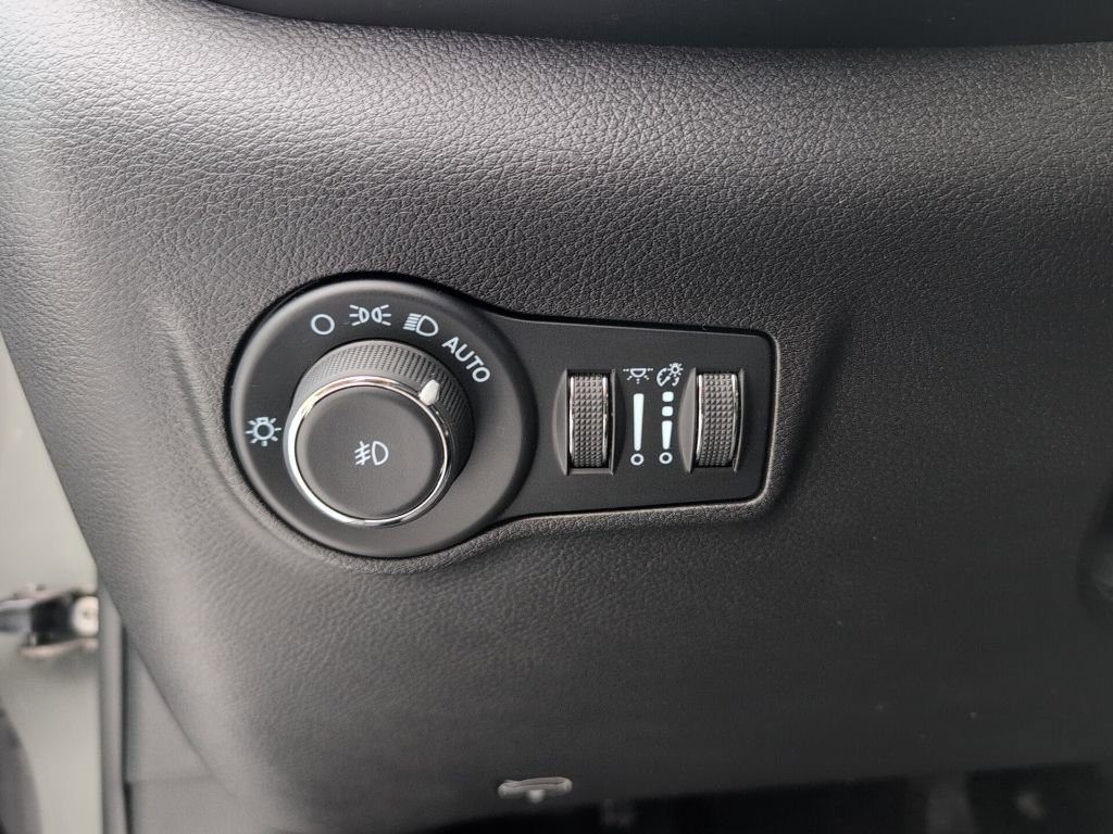 Used 2024 Jeep Compass Limited image 24