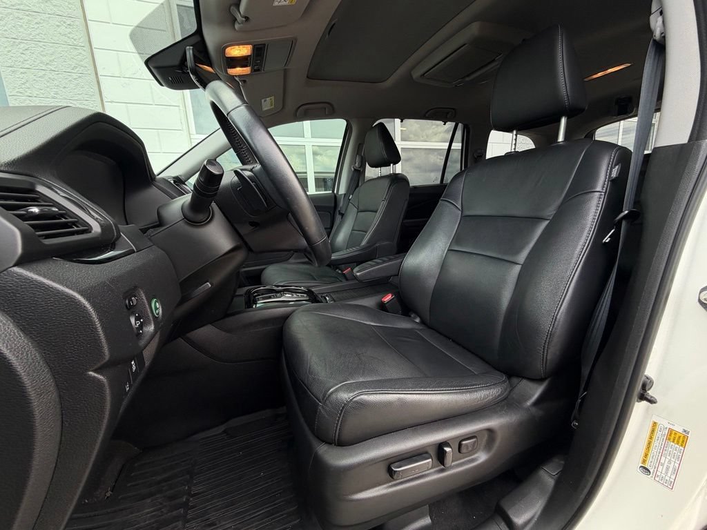 Used 2019 Honda Pilot Touring image 4