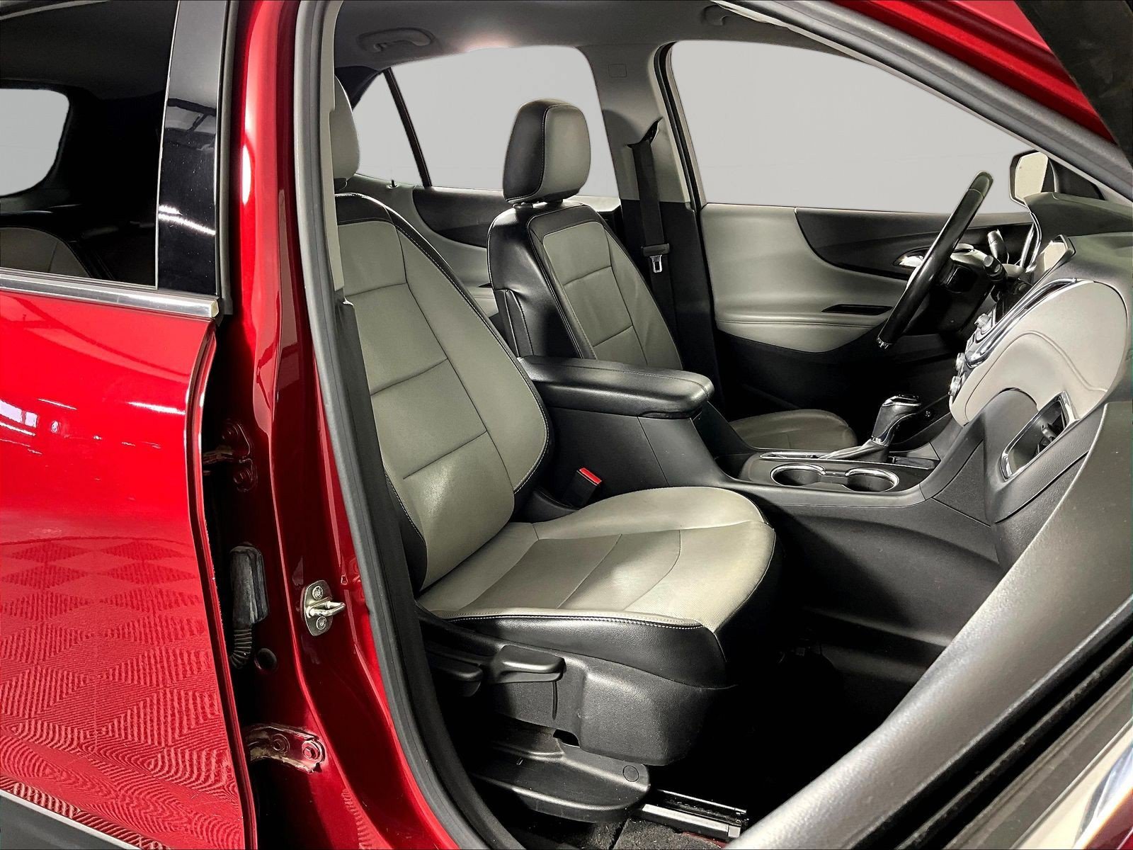 Used 2019 Chevrolet Equinox Premier FWD image 27