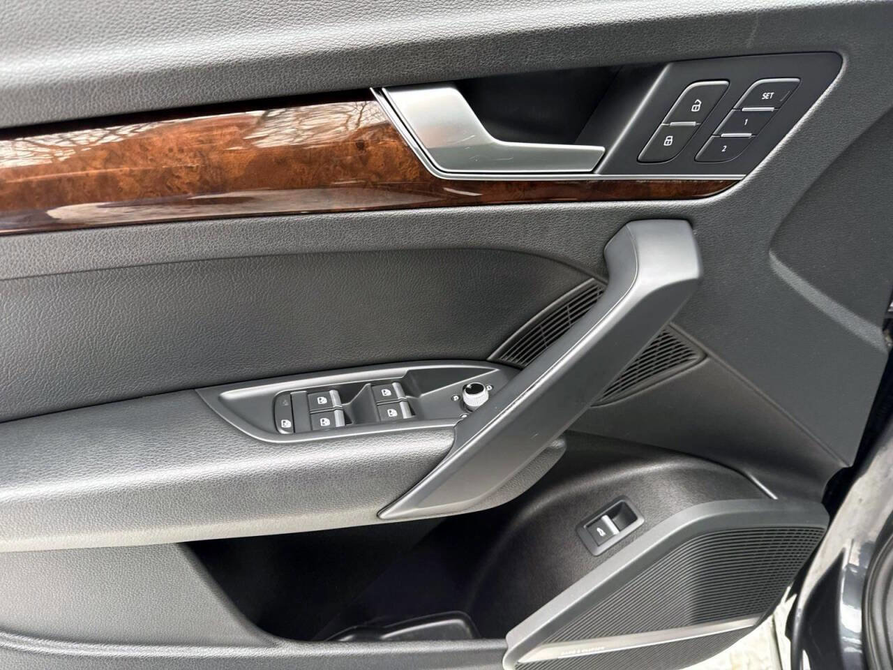 Used 2018 Audi Q5 2.0T Premium Plus w/ Premium Plus Package image 14