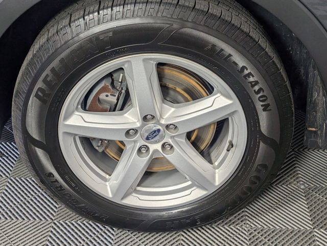 Used 2018 Ford Explorer XLT w/ Equipment Group 202A image 8