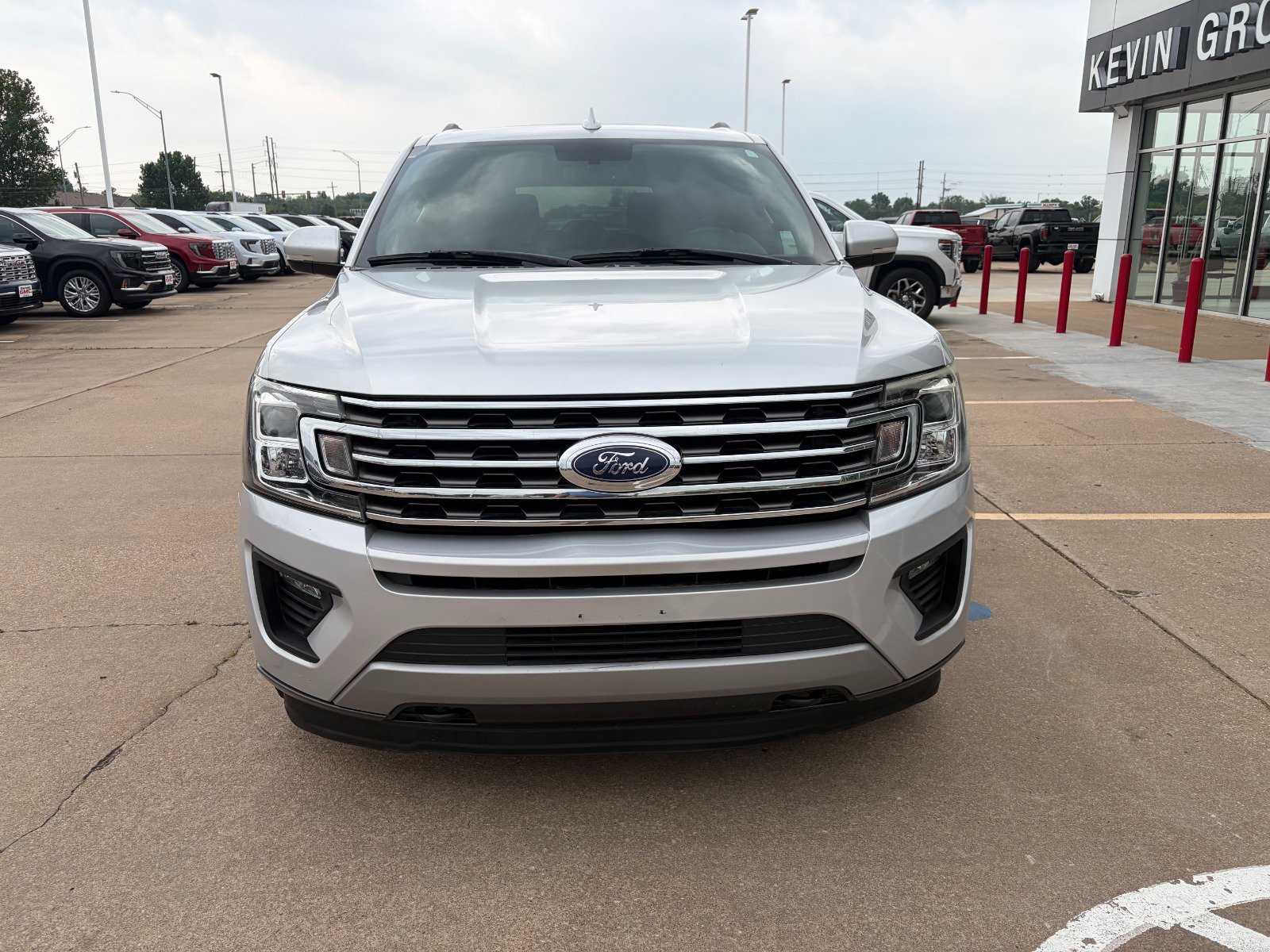 Used 2019 Ford Expedition Max XLT w/ Equipment Group 202A AWD/4WD image 2