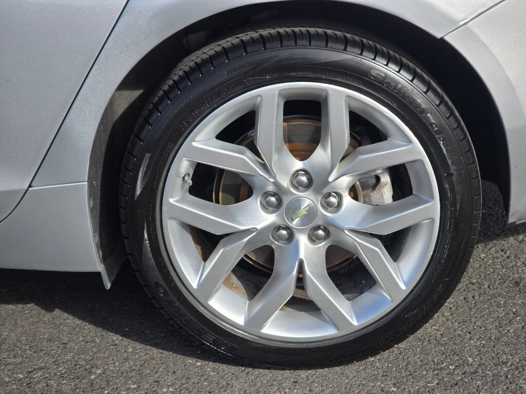Used 2017 Chevrolet Impala Premier FWD image 10