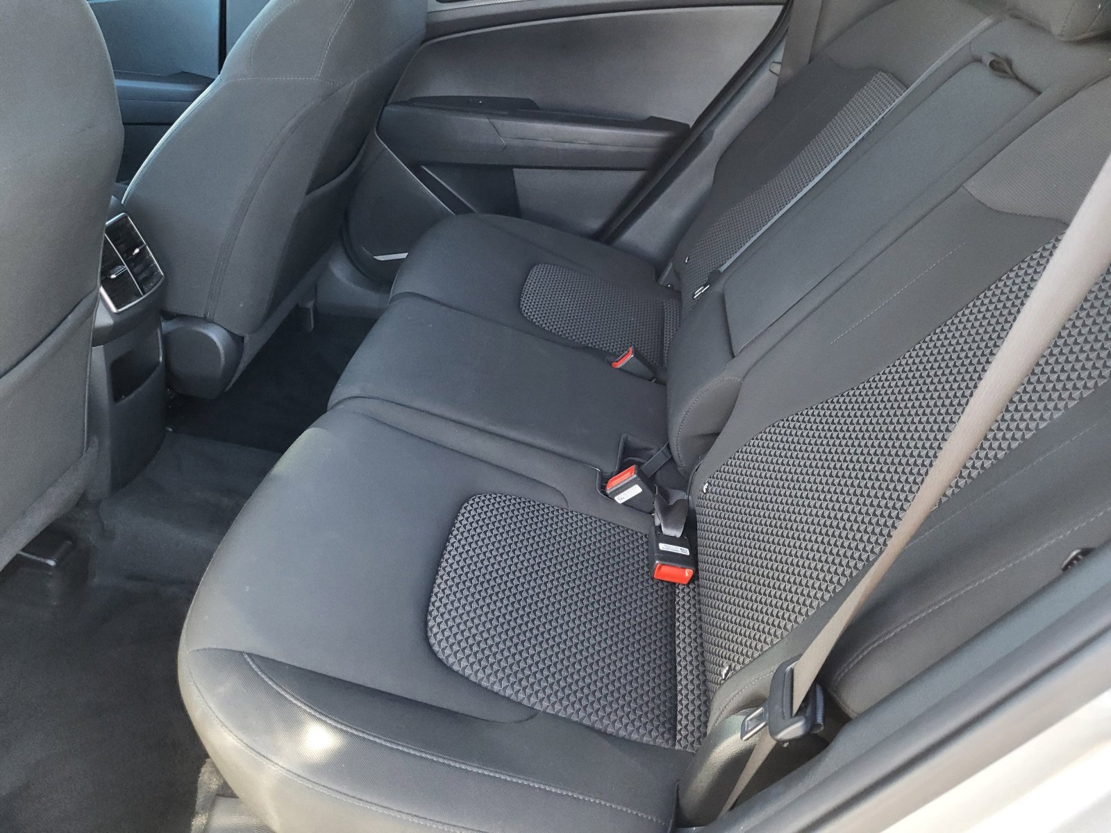 Used 2024 Kia Sportage LX image 17