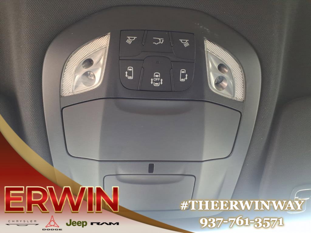 New 2026 Chrysler Pacifica Select w/ S Appearance Package image 15