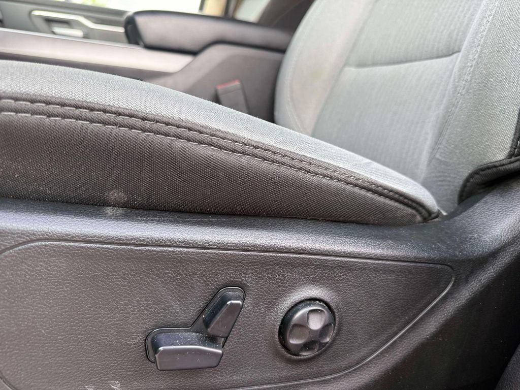 Used 2020 RAM 1500 Big Horn AWD/4WD image 17