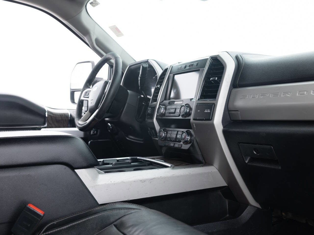 Used 2019 Ford F250 Lariat w/ Lariat Ultimate Package AWD/4WD image 34