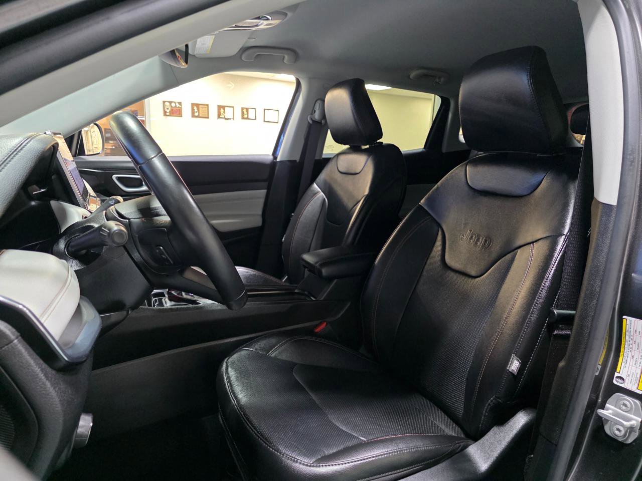 Used 2022 Jeep Compass Limited w/ Elite Group image 15