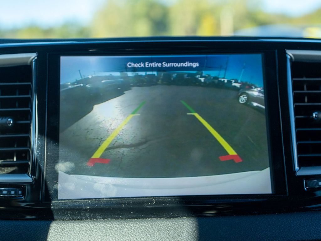 Used 2023 Chrysler Pacifica Touring-L FWD image 30