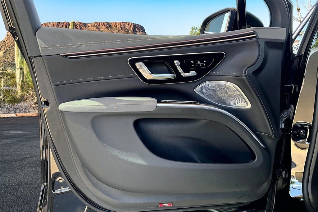 Used 2023 Mercedes-Benz EQS 450+ SUV image 23