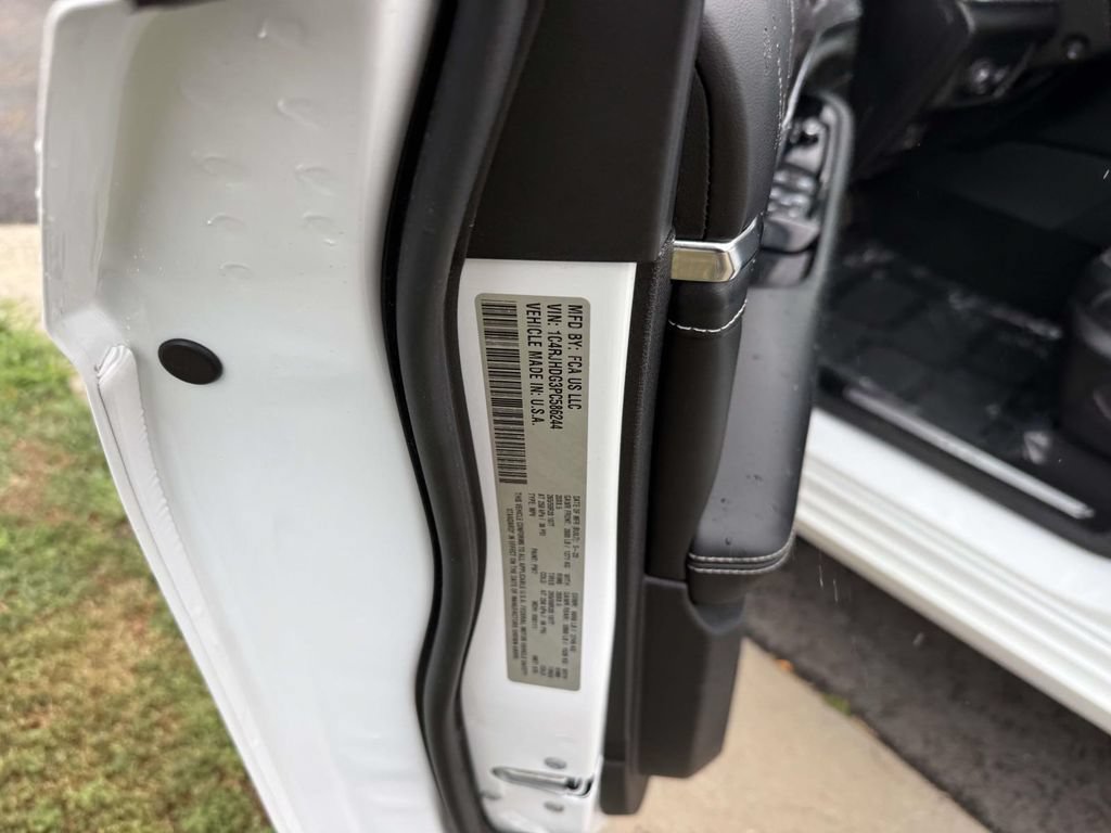 Certified 2023 Jeep Grand Cherokee Overland AWD/4WD image 35