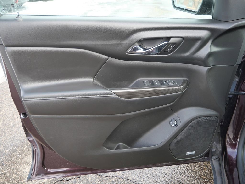 Used 2017 GMC Acadia SLT image 29