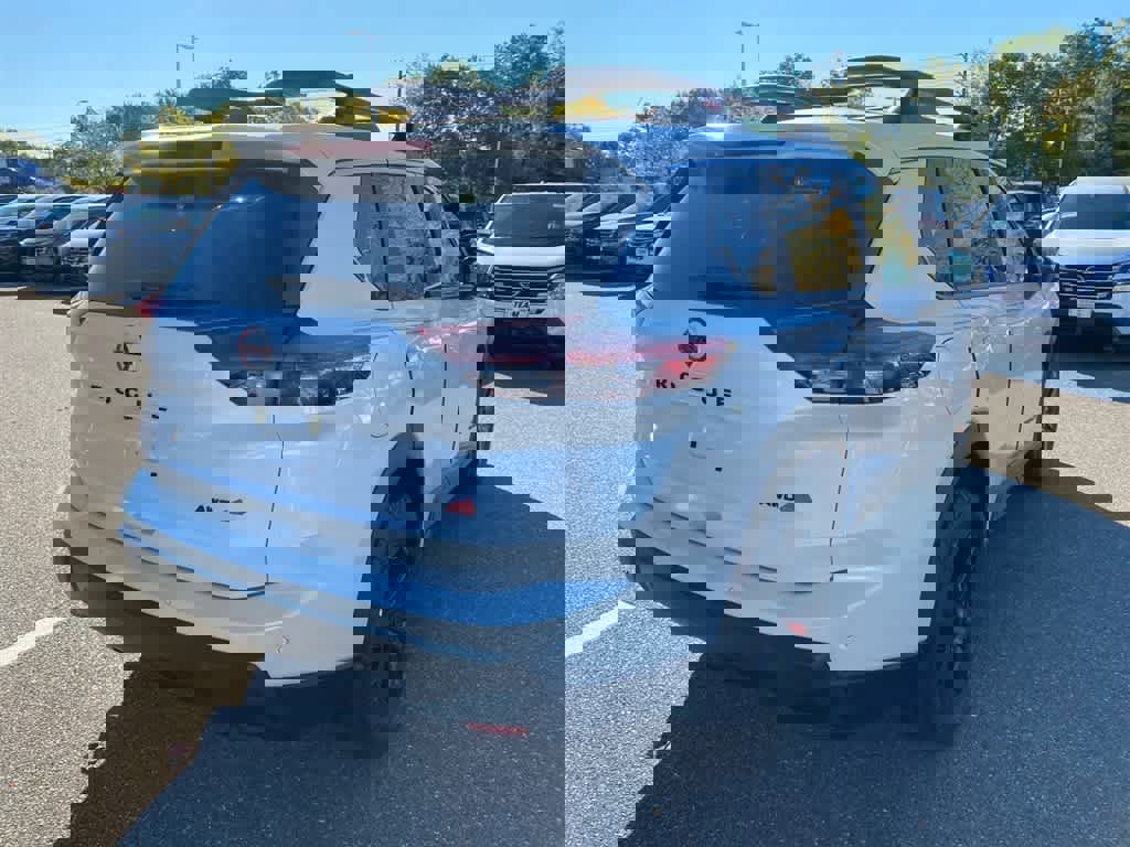 New 2026 Nissan Rogue SV image 7