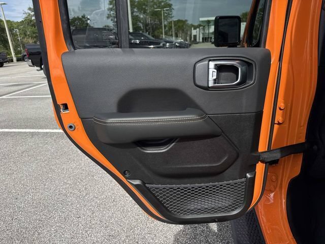 New 2026 Jeep Wrangler Unlimited Sahara w/ Whitecap Package AWD/4WD image 9