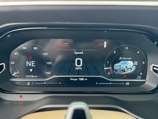 Used 2024 GMC Yukon XL Denali w/ Advanced Technology Package image 18