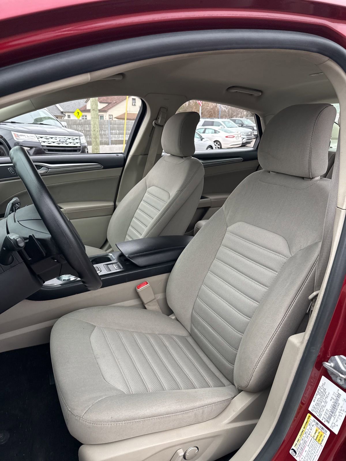 Used 2019 Ford Fusion SE image 14
