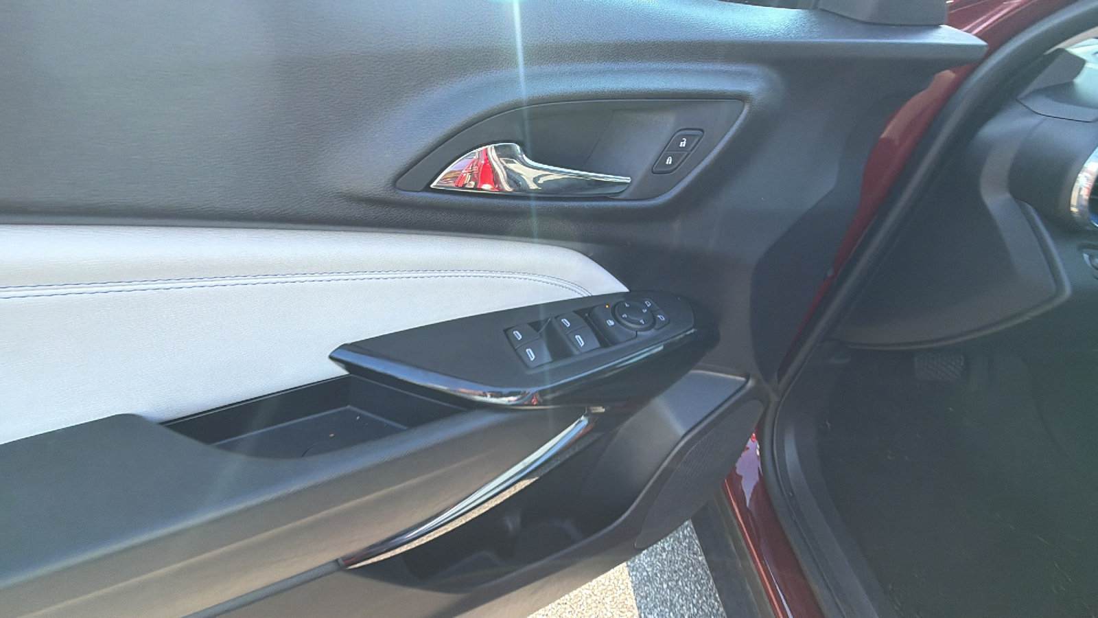 Used 2025 Chevrolet Trax LT FWD image 15