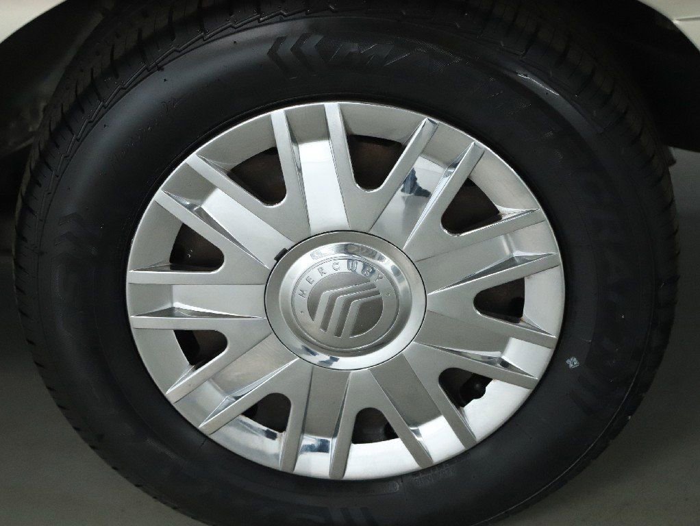 Used 2005 Mercury Grand Marquis GS image 36