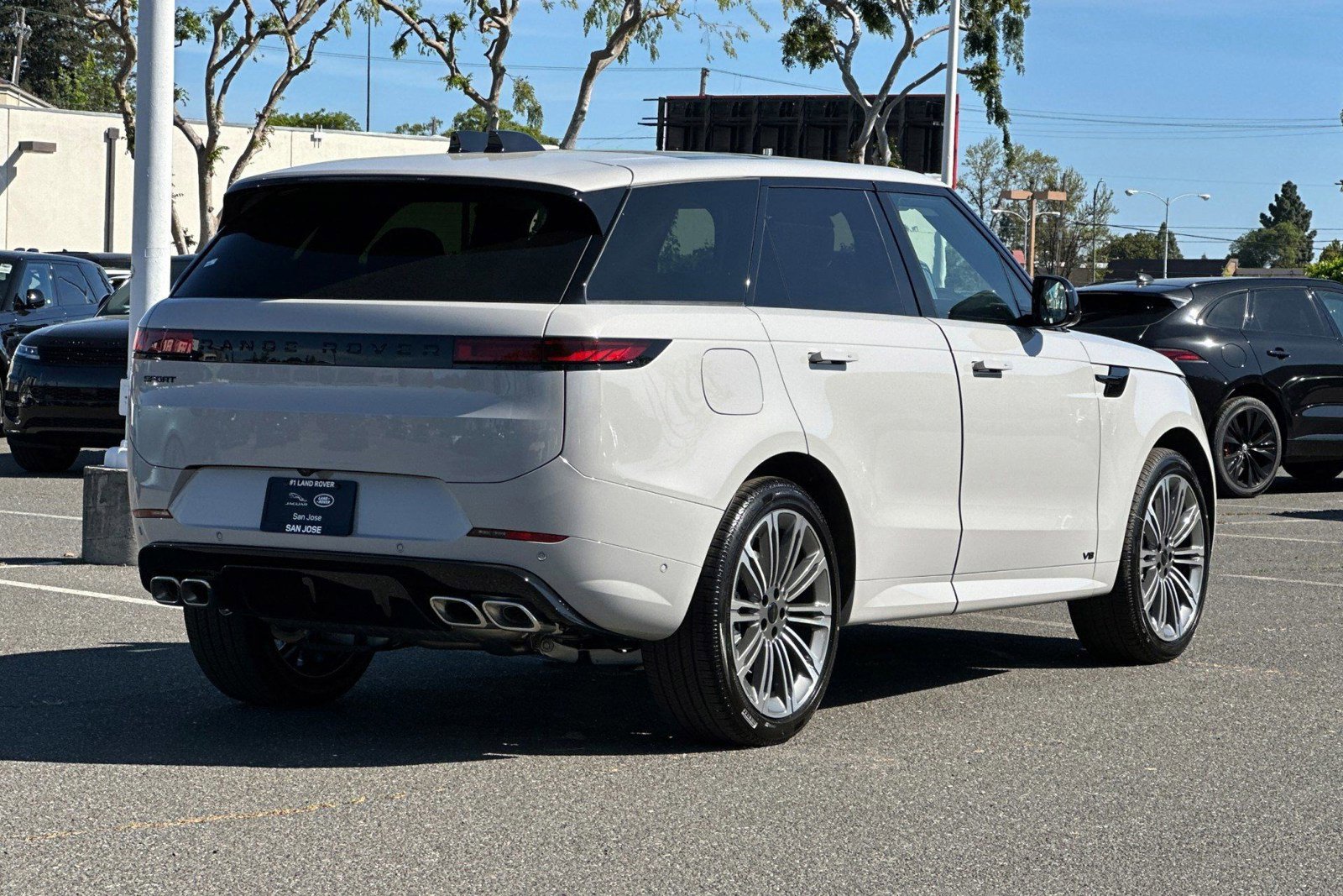 New 2026 Land Rover Range Rover Sport Dynamic SE image 9