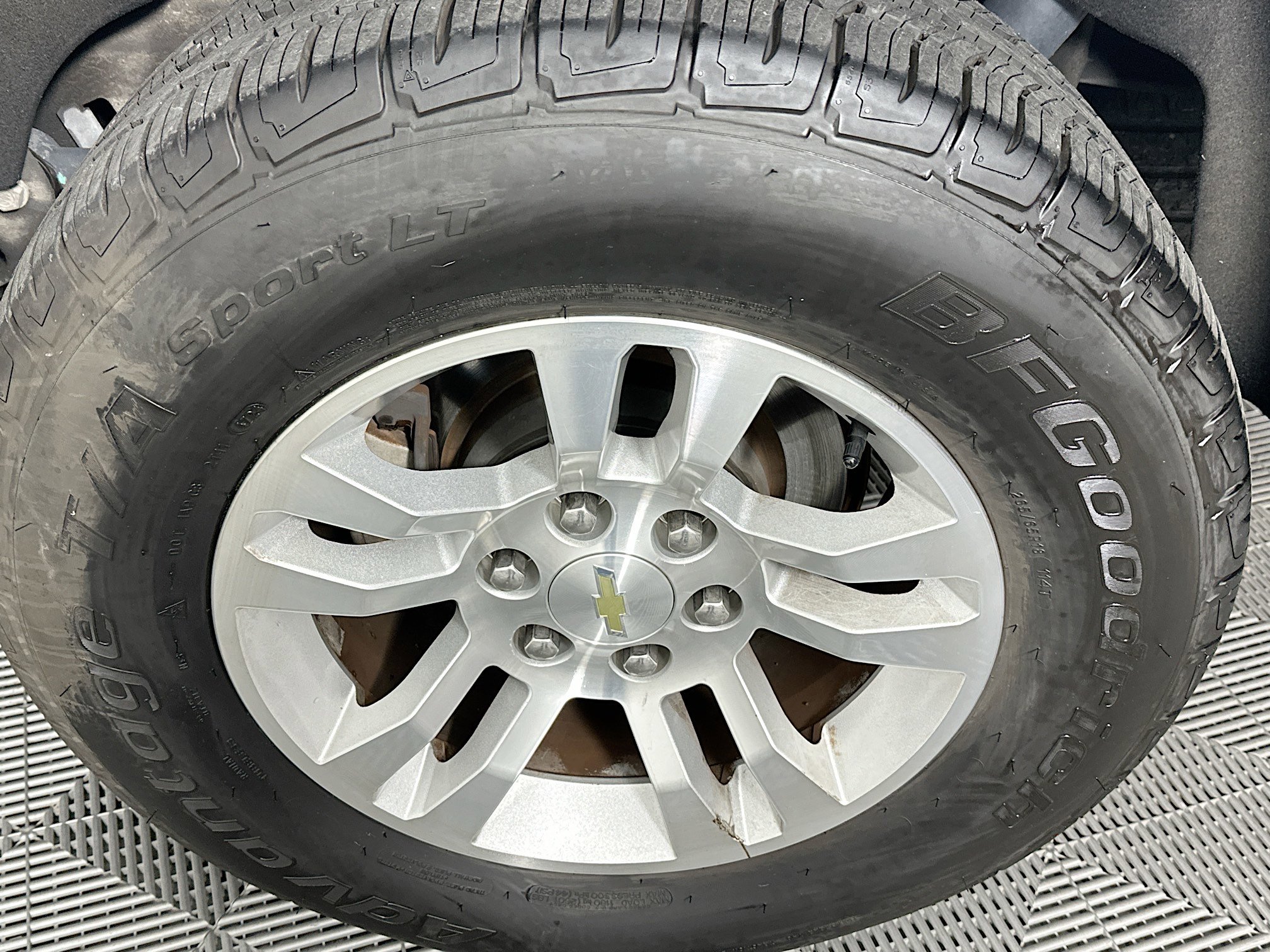 Used 2018 Chevrolet Suburban LT image 11