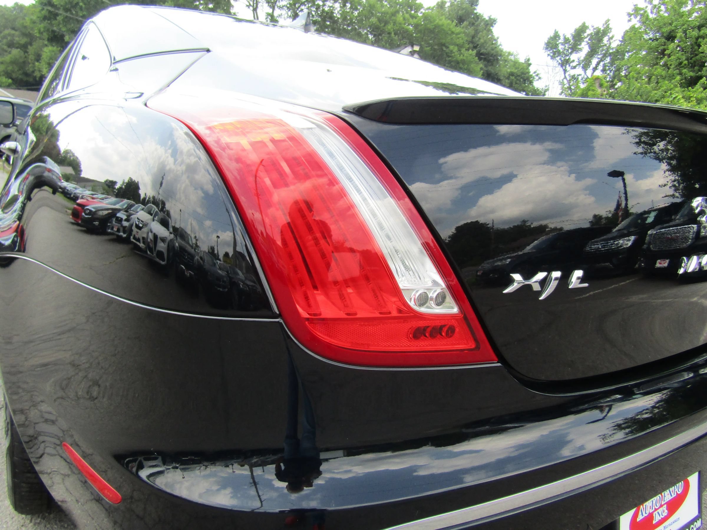 Used 2013 Jaguar XJ L Supersport RWD image 11