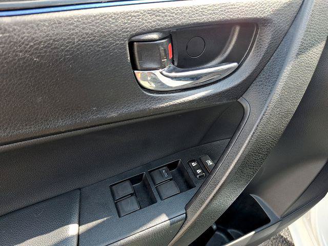 Certified 2019 Toyota Corolla SE FWD image 8