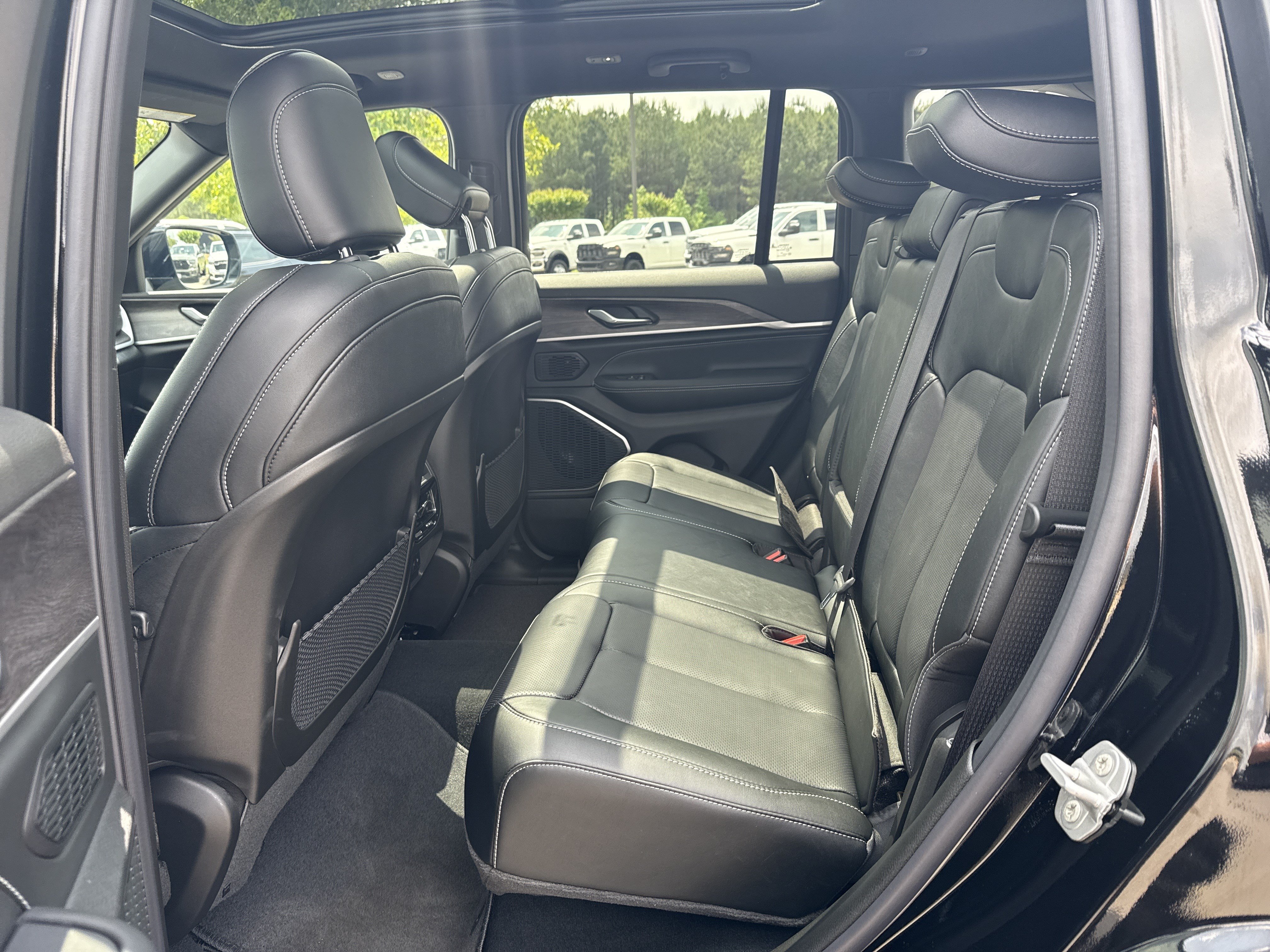 New 2026 Jeep Grand Cherokee Limited AWD/4WD image 21