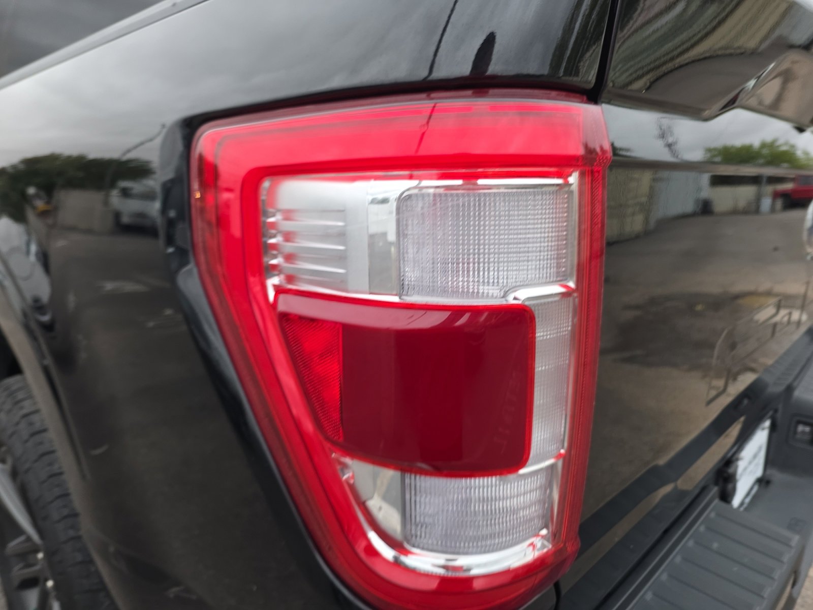 Used 2022 Ford F150 Lariat w/ Equipment Group 502A High image 19