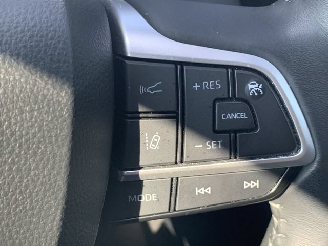 Used 2023 Toyota Highlander XLE FWD image 29