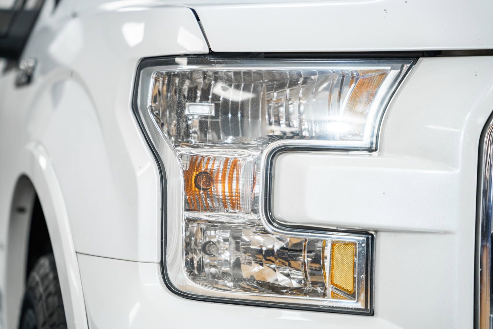 Used 2015 Ford F150 Lariat w/ Equipment Group 501A Mid image 9