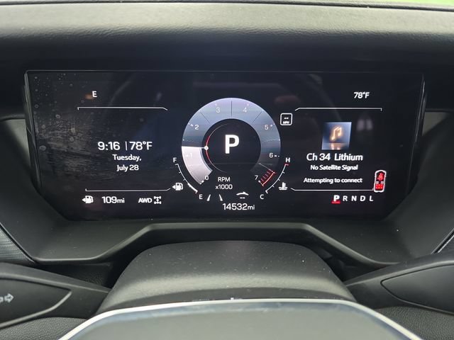 Certified 2025 GMC Acadia Elevation AWD/4WD image 17