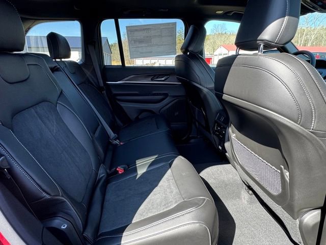 New 2026 Jeep Grand Cherokee Altitude image 21