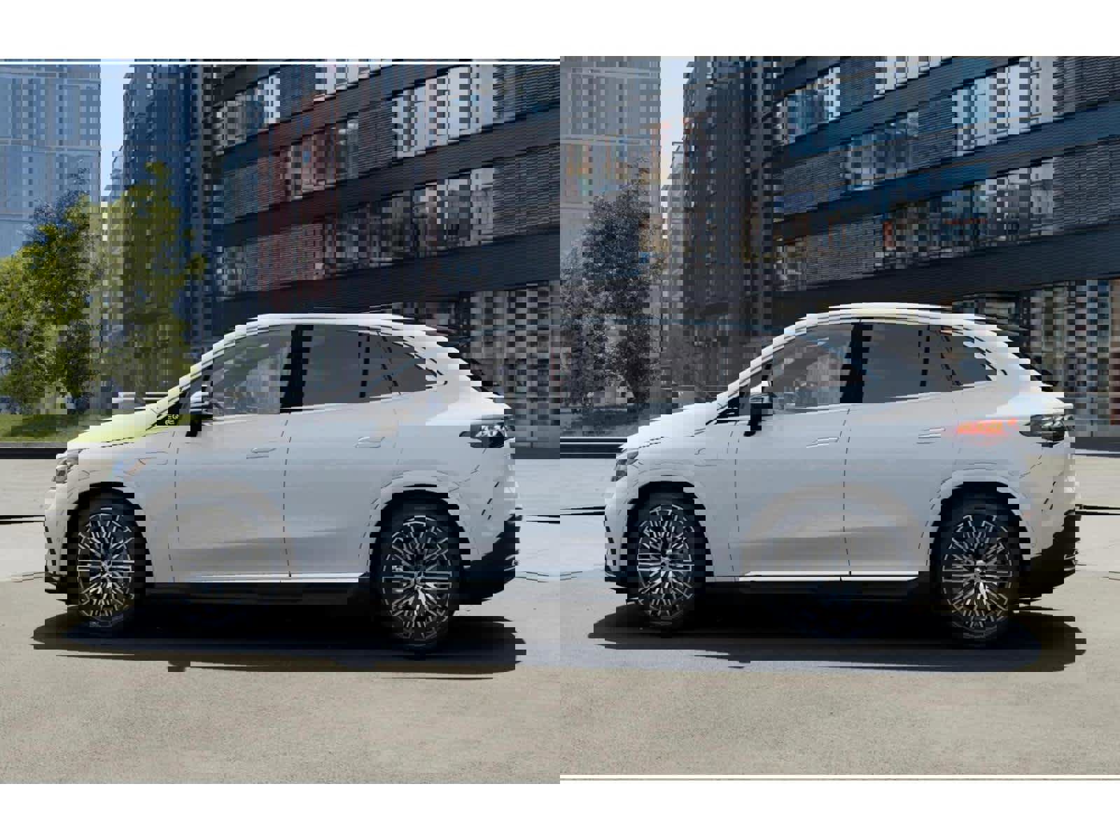 New 2026 Mercedes-Benz EQE 320 4MATIC SUV image 32