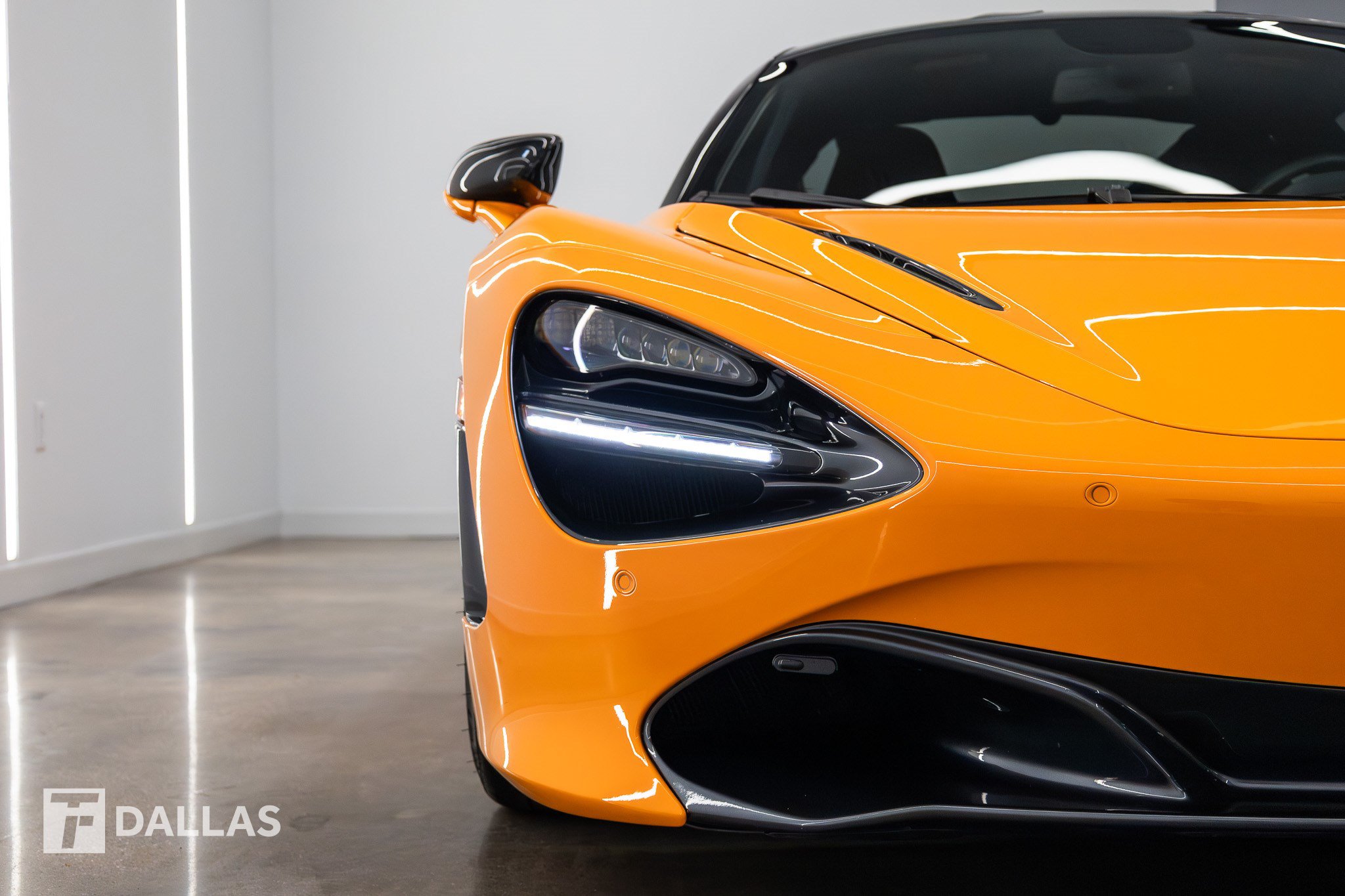 Used 2019 McLaren 720S RWD image 4