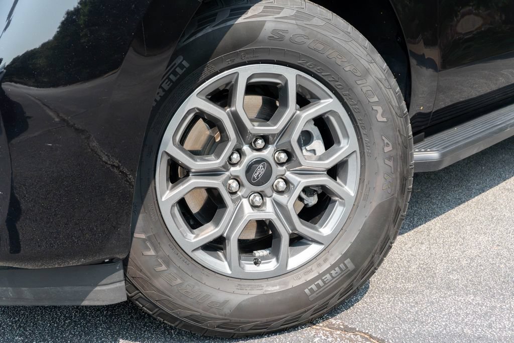 Used 2025 Ford Expedition Active RWD image 2