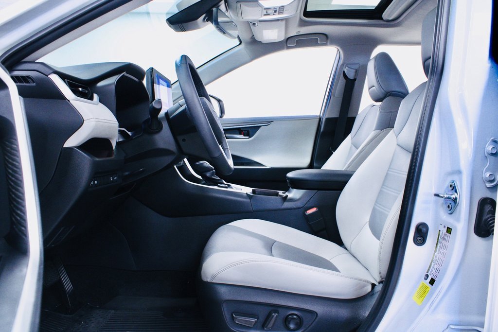 Used 2024 Toyota RAV4 Limited image 10