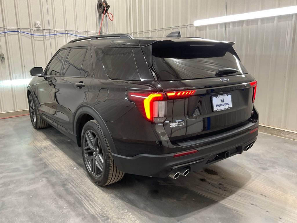 Used 2025 Ford Explorer ST w/ Sun And Sound Package image 22